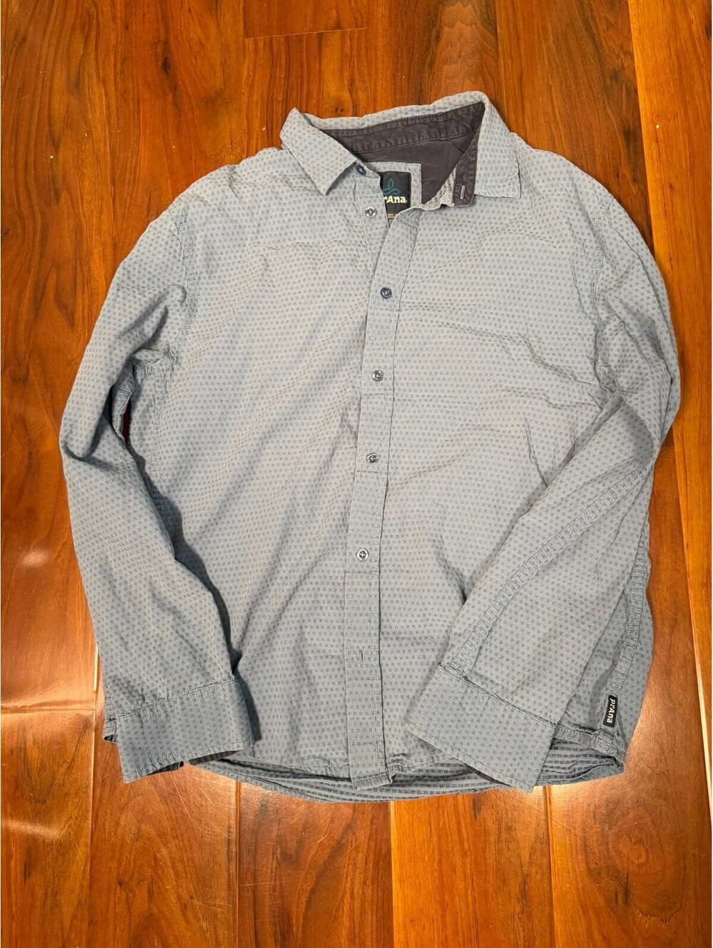 prAna Shirt Mens SZ L ight Blue Long Sleeve Button Up Pockets Hiking Outdoors